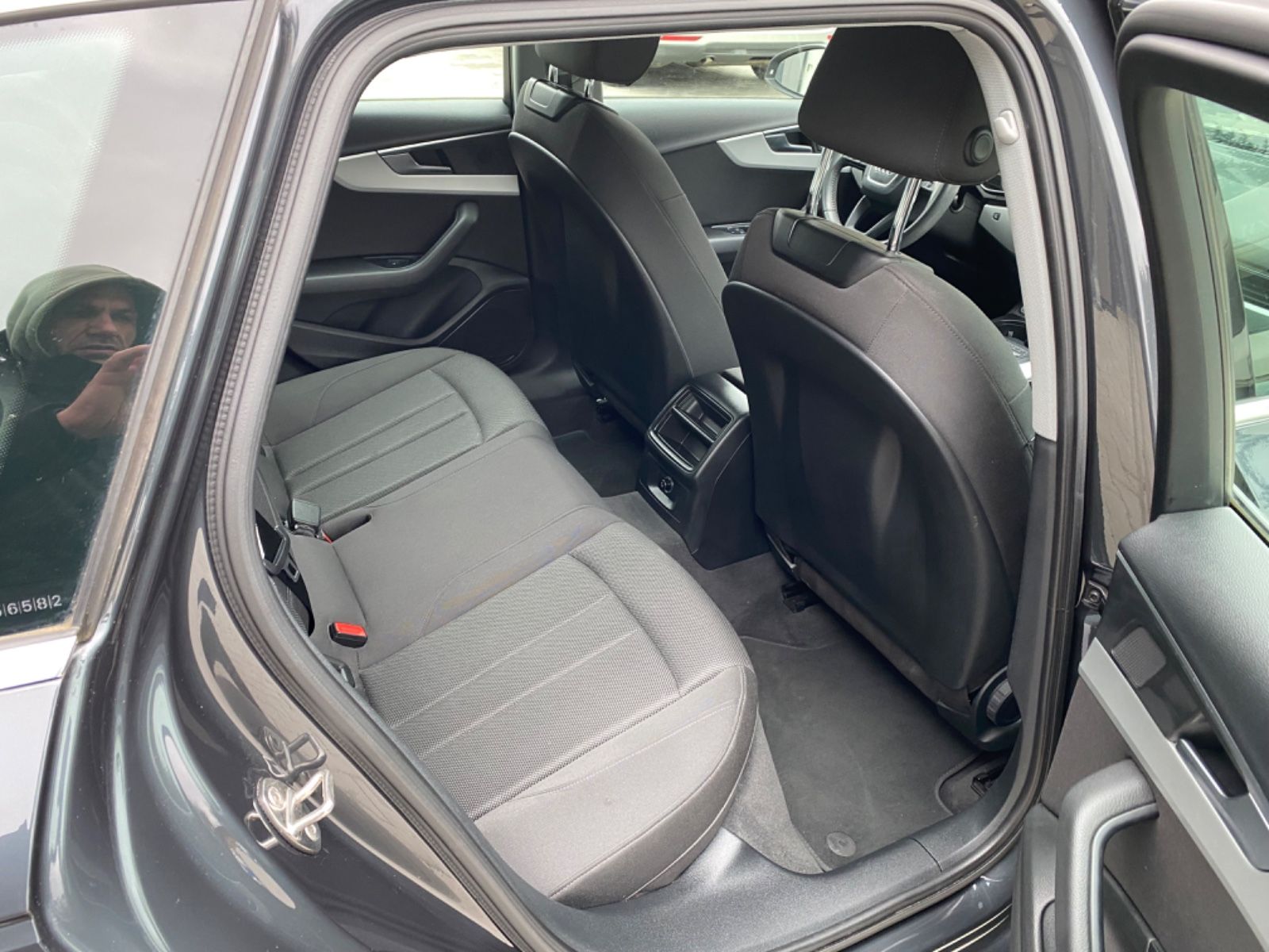 Audi A4 Avant basis ultra foto 8