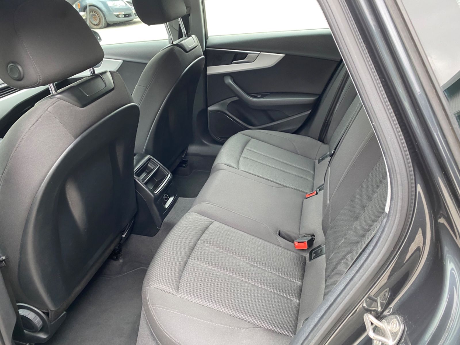 Audi A4 Avant basis ultra foto 10