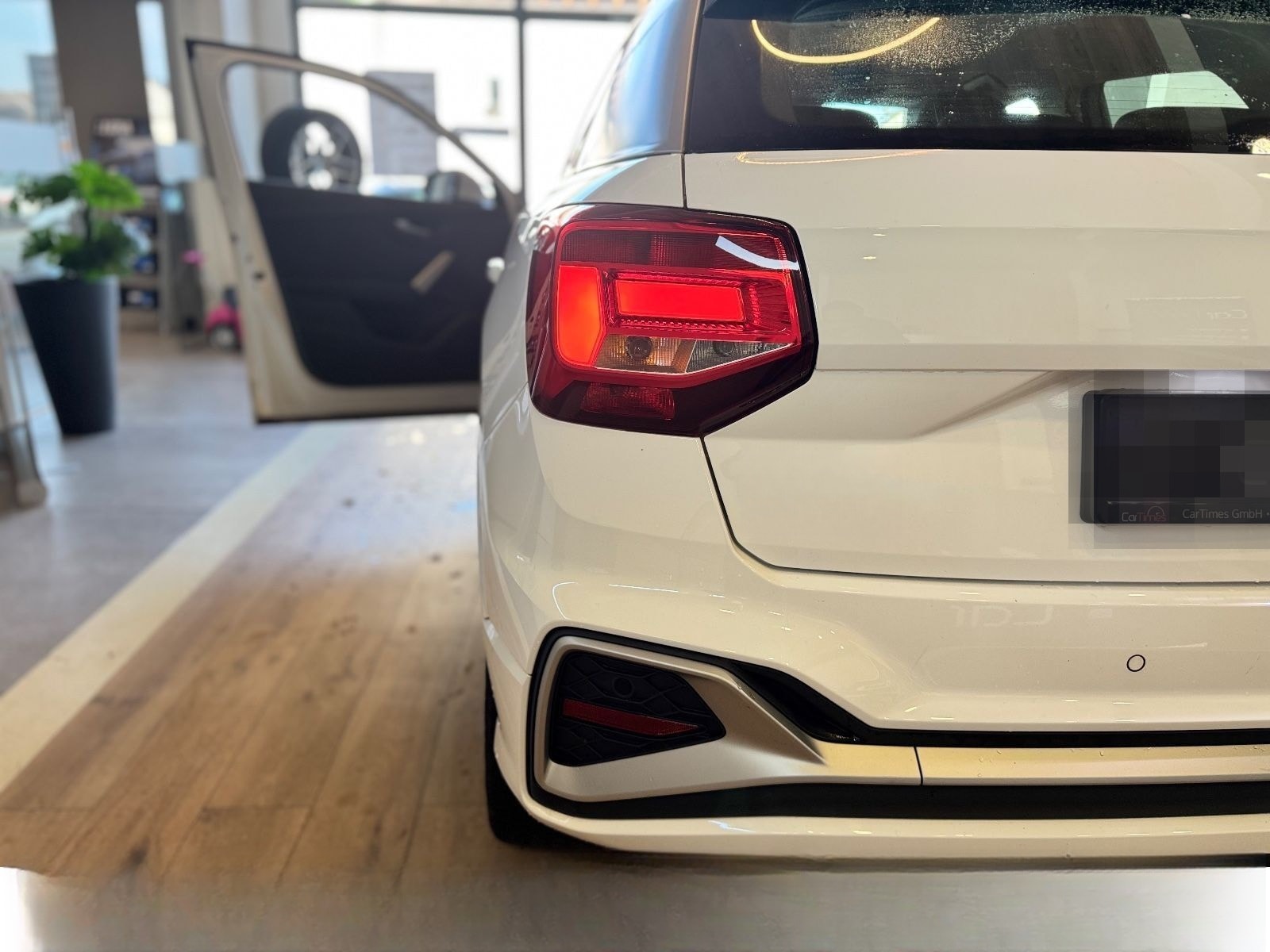 Audi Q2 30 TDI S line Kamera 8Fach foto 9