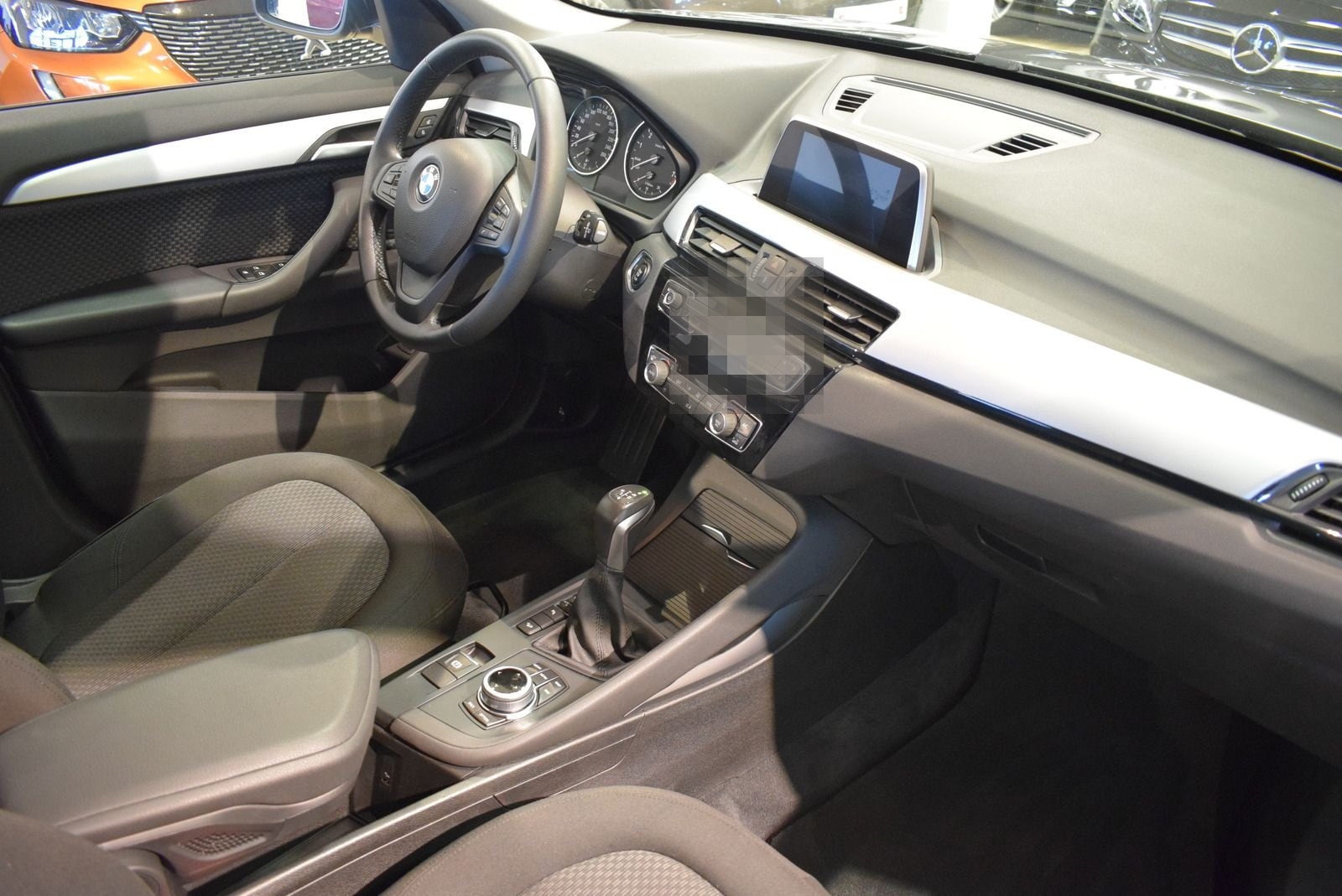 BMW X1 xDrive20i NAVI/SITZH./PDC/TEMPOMAT/KLIMAAUT. foto 16