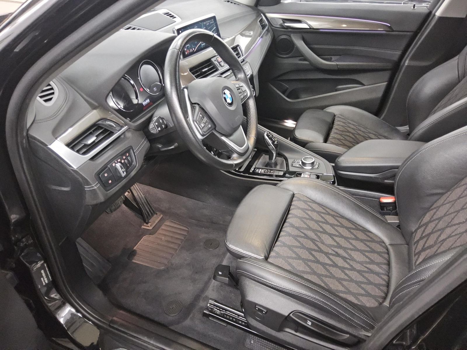 BMW X1 sDrive20d X-Line T-Leder Navi LED HiFi PDC foto 8