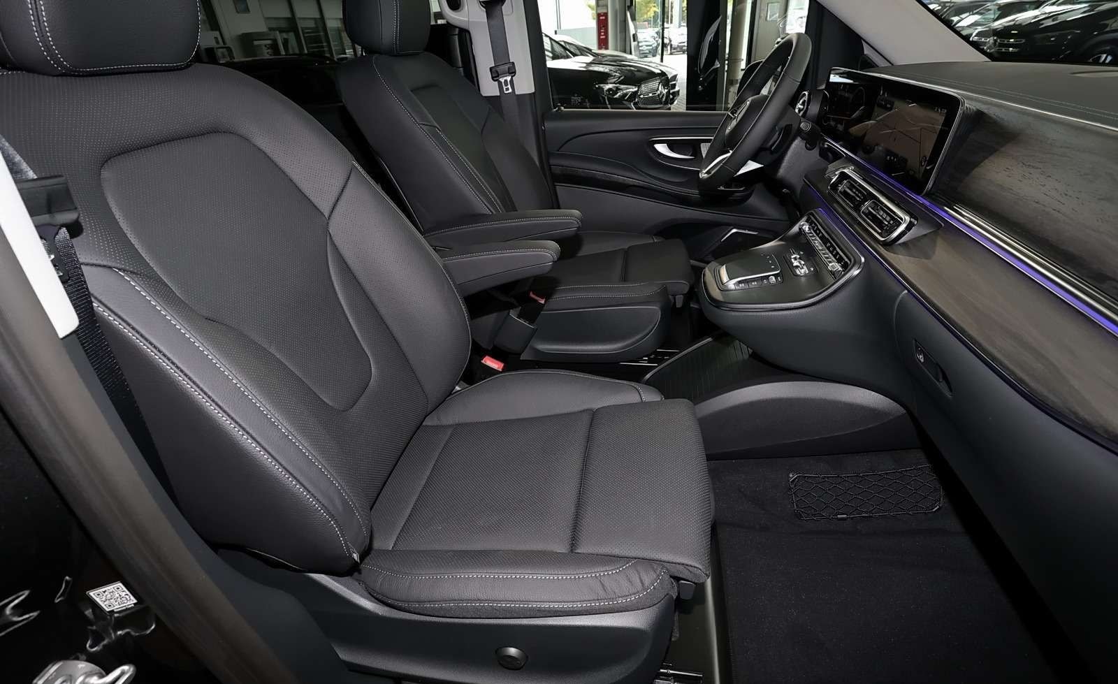 Mercedes-Benz V 300 d AVANTGARDE lang Distro+Pano+AHK+Airmatic foto 4