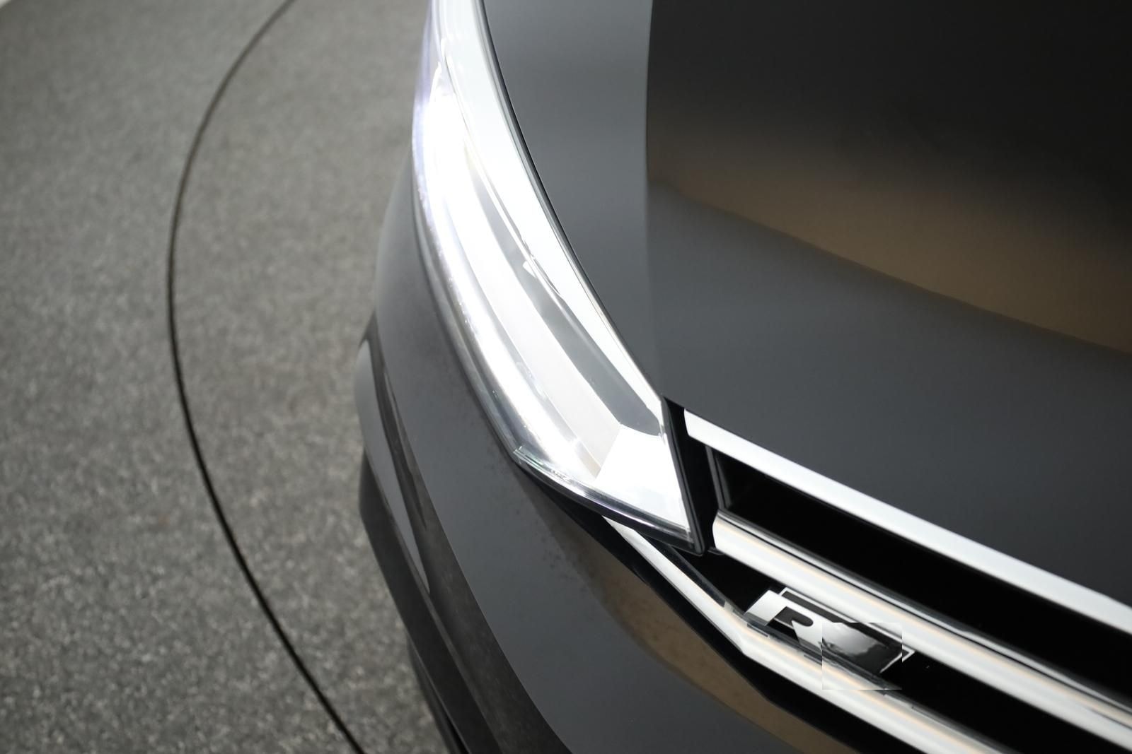 Volkswagen Touran 2.0 TDI DSG Highline R-Line 7 Pano 18 AHK foto 25