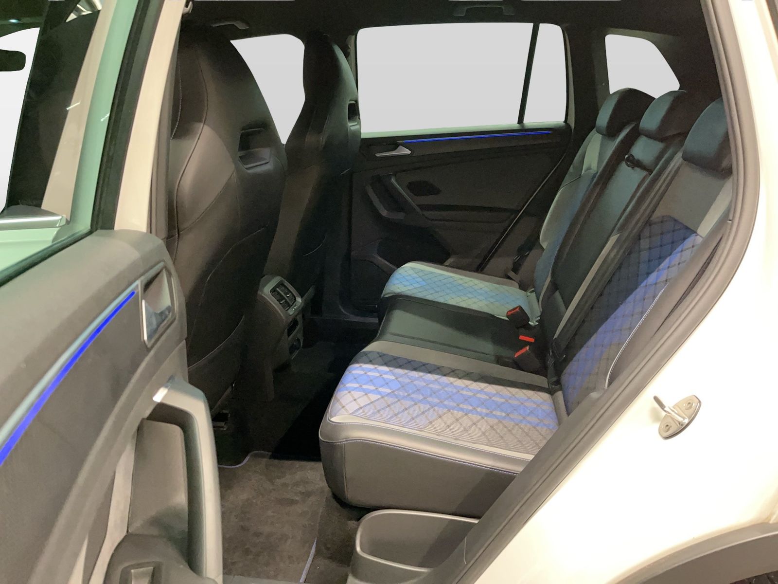 Volkswagen Tiguan 2.0 TSI DSG 4Motion R ACC AHK AUT KeyLess foto 9