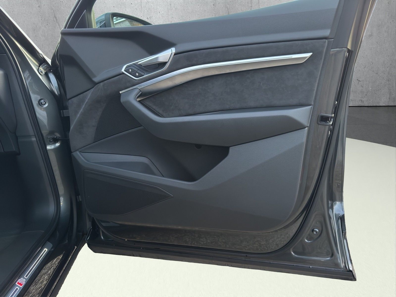 Audi e-tron S line 50 quattro foto 15