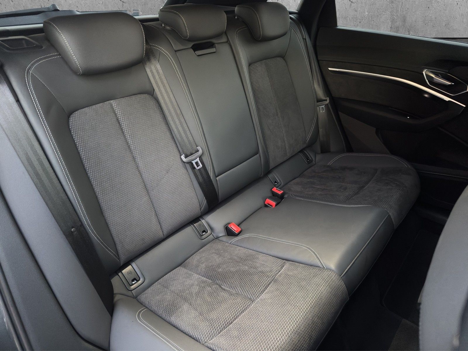 Audi e-tron S line 50 quattro foto 16