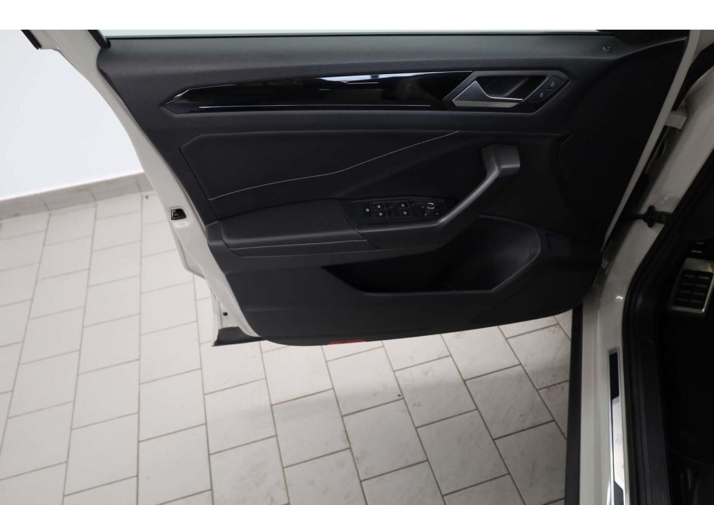 Volkswagen T-Roc 1.0 TSI R-Line 6-Gg. LED/RFK/SH/ACC/SH foto 14