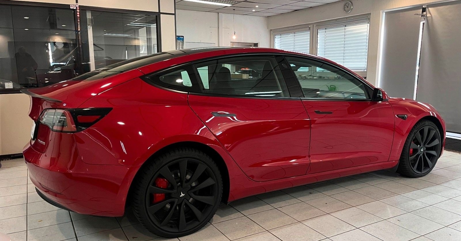 Tesla Model 3 Perform. erw.Autopilot kaufe Teslas an foto 4