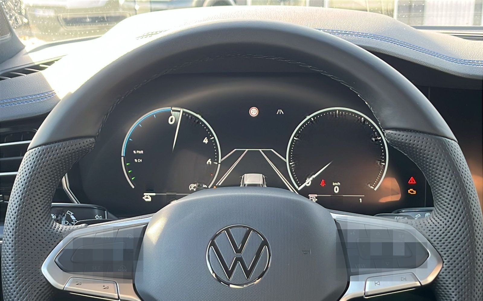 Volkswagen Touareg R 3.0 Hyb*0,5STEUER*AHK*LUFT*LEDER*21ZOL foto 9