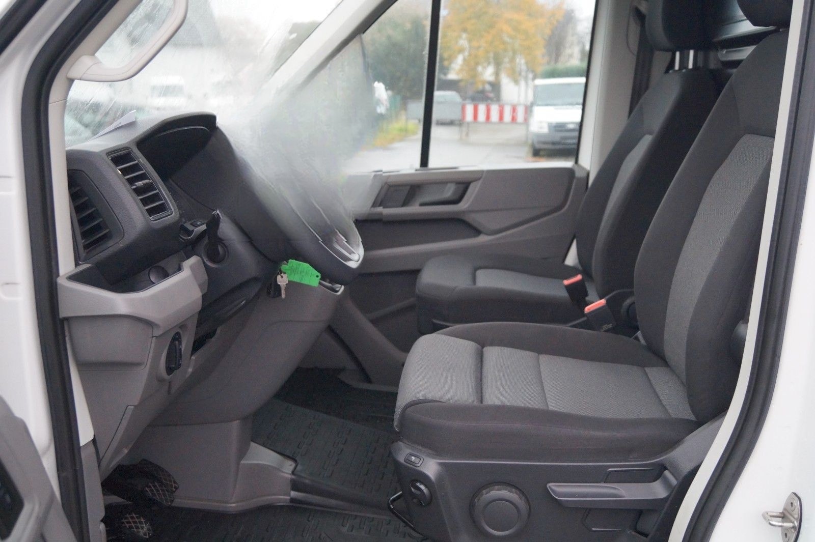 Volkswagen Crafter Kasten 30 mittellang Hoch*Navi*Klima*RFK foto 11