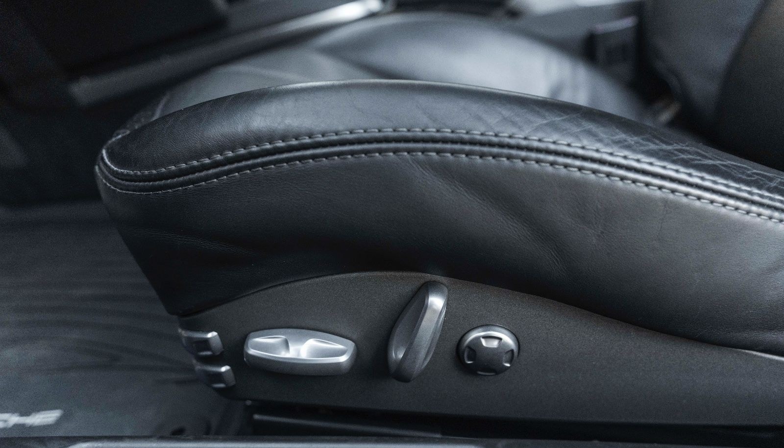 Porsche 911 Turbo S Coupe 997 PCCB BOSE SPORT CHRONO NAV foto 24