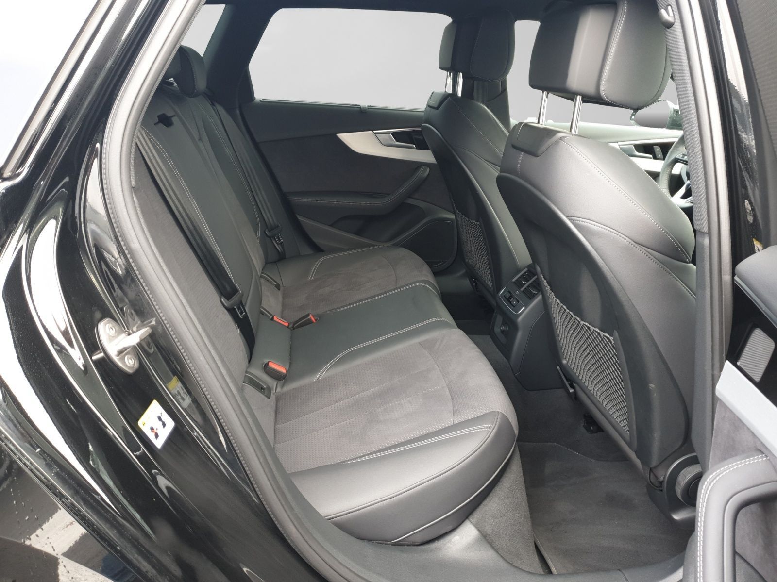 Audi A4 Avant 40 TFSI Q 2x S LINE LM19 MATRIX AHK NAV foto 6