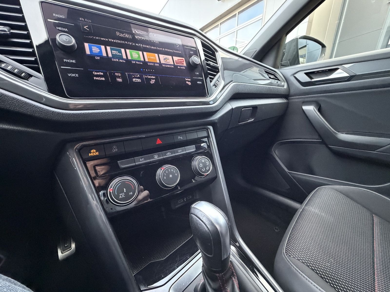 Volkswagen T-Roc 1.5 TSi DSG Sport Navi/LED/AHK foto 15