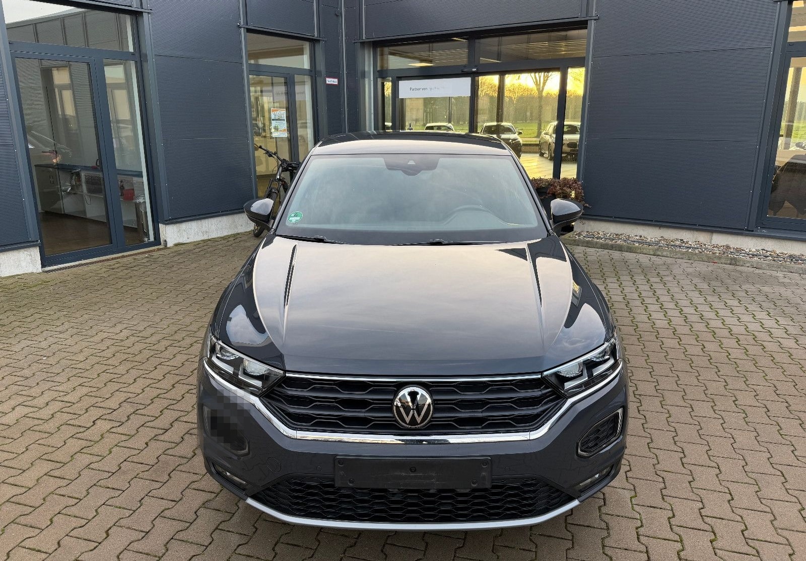 Volkswagen T-Roc 1.5 TSi DSG Sport Navi/LED/AHK foto 3