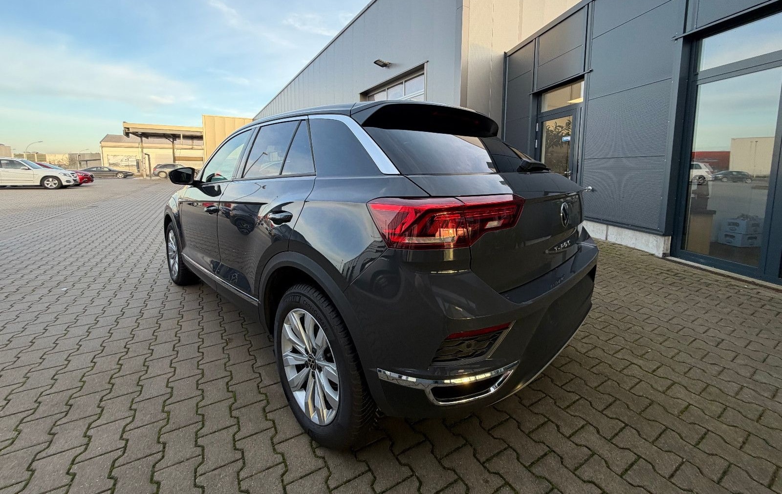 Volkswagen T-Roc 1.5 TSi DSG Sport Navi/LED/AHK foto 5