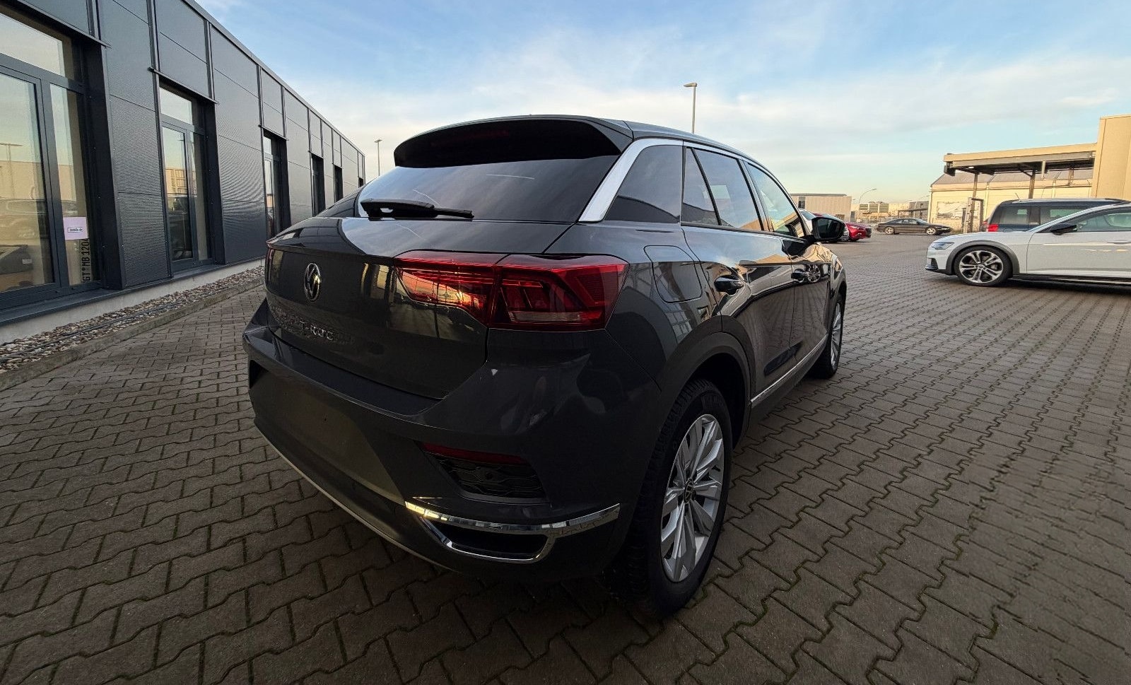 Volkswagen T-Roc 1.5 TSi DSG Sport Navi/LED/AHK foto 7