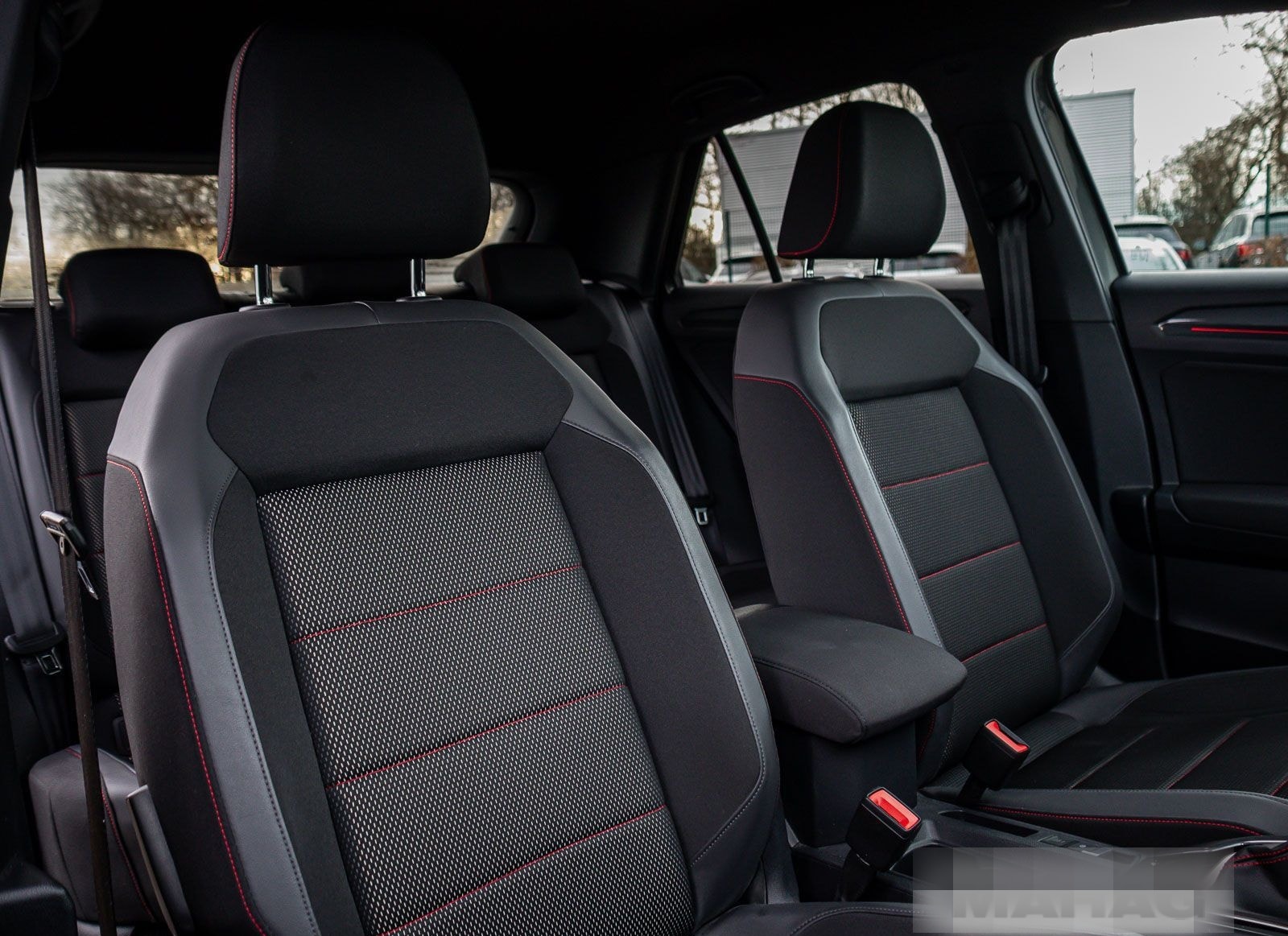 Volkswagen T-ROC Sport 1.5 TSI LED Navi ParkPilot RearView foto 14