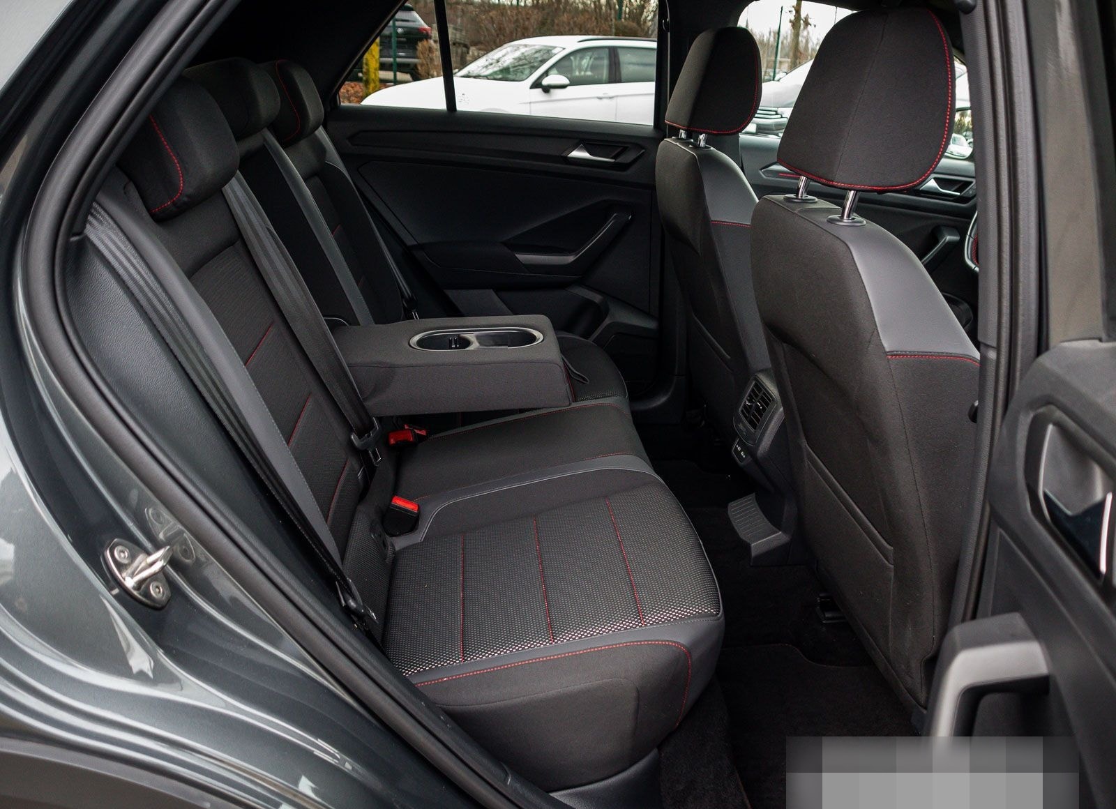 Volkswagen T-ROC Sport 1.5 TSI LED Navi ParkPilot RearView foto 15