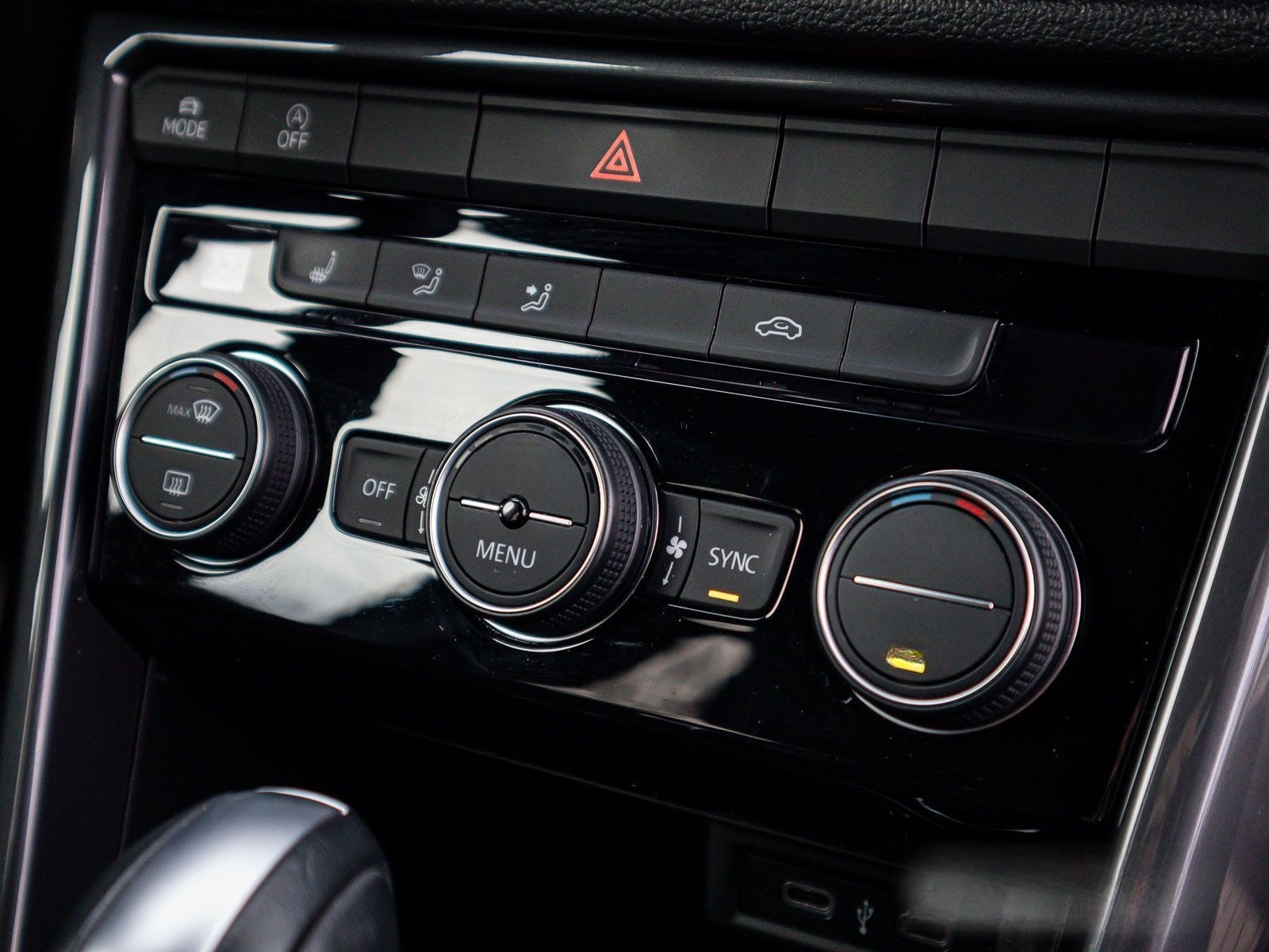 Volkswagen T-ROC Sport 1.5 TSI LED Navi ParkPilot RearView foto 24