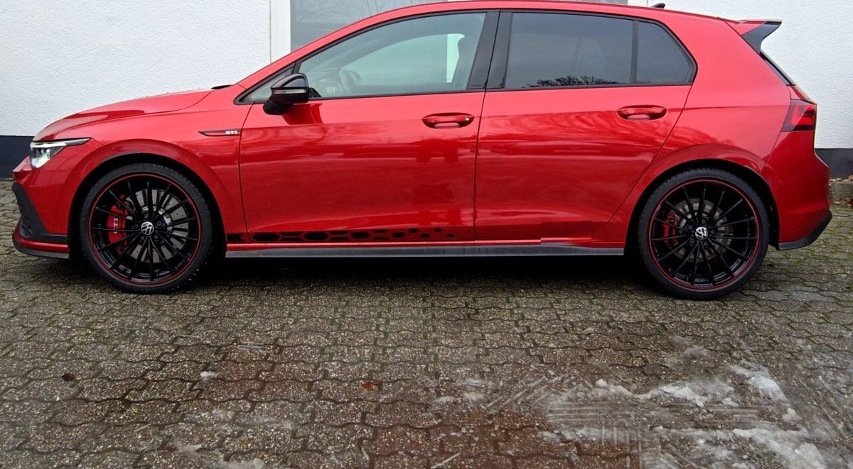 Volkswagen Golf VIII GTI CLUBSPORT TSI DSG BLACK+MATRIX+APP foto 3