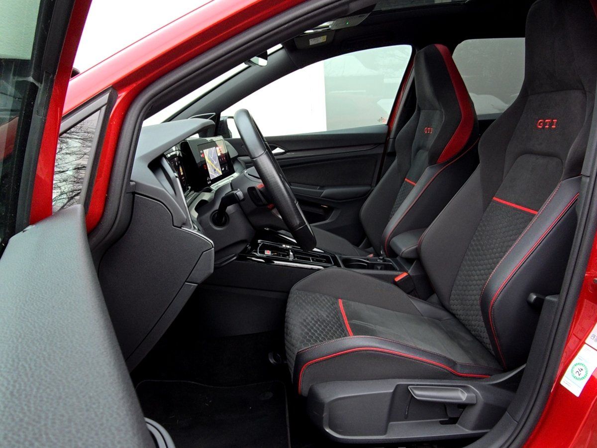 Volkswagen Golf VIII GTI CLUBSPORT TSI DSG BLACK+MATRIX+APP foto 8