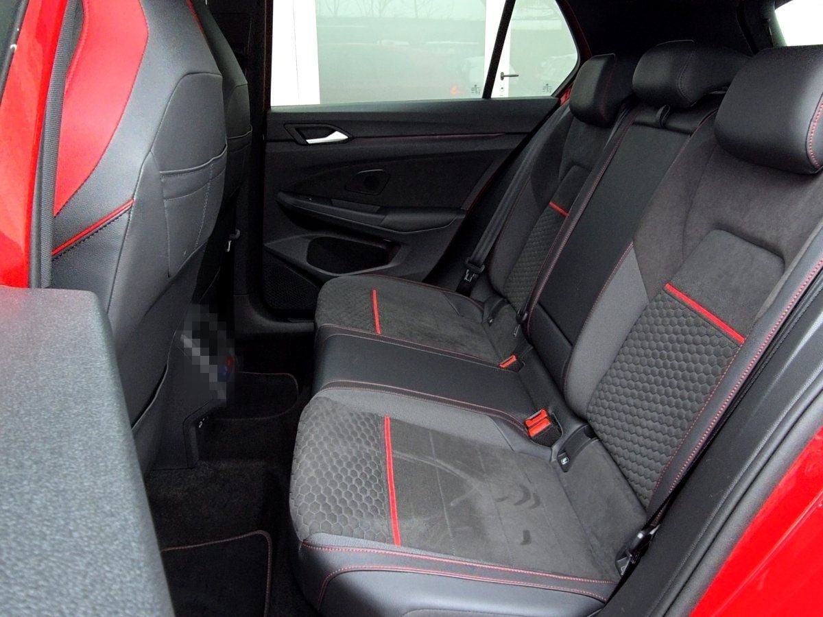 Volkswagen Golf VIII GTI CLUBSPORT TSI DSG BLACK+MATRIX+APP foto 9