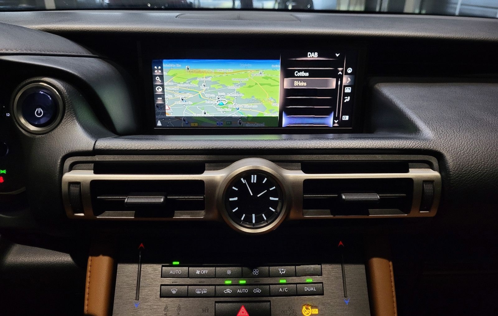 Lexus RC 300h *TOP Ausstattung* foto 11