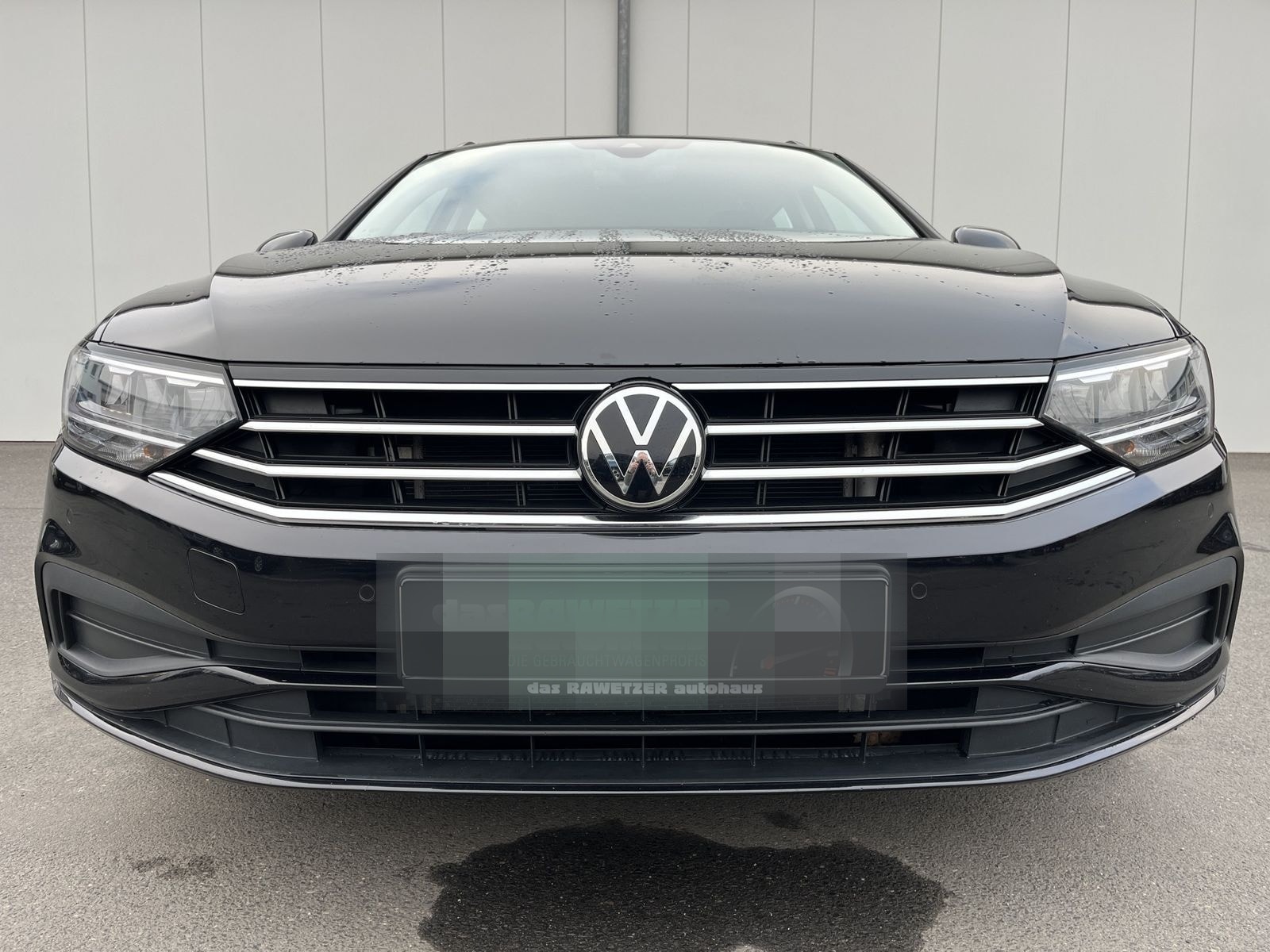 Volkswagen Passat Variant 2.0 TDI R-Line Optik 135€ m.20% A foto 3