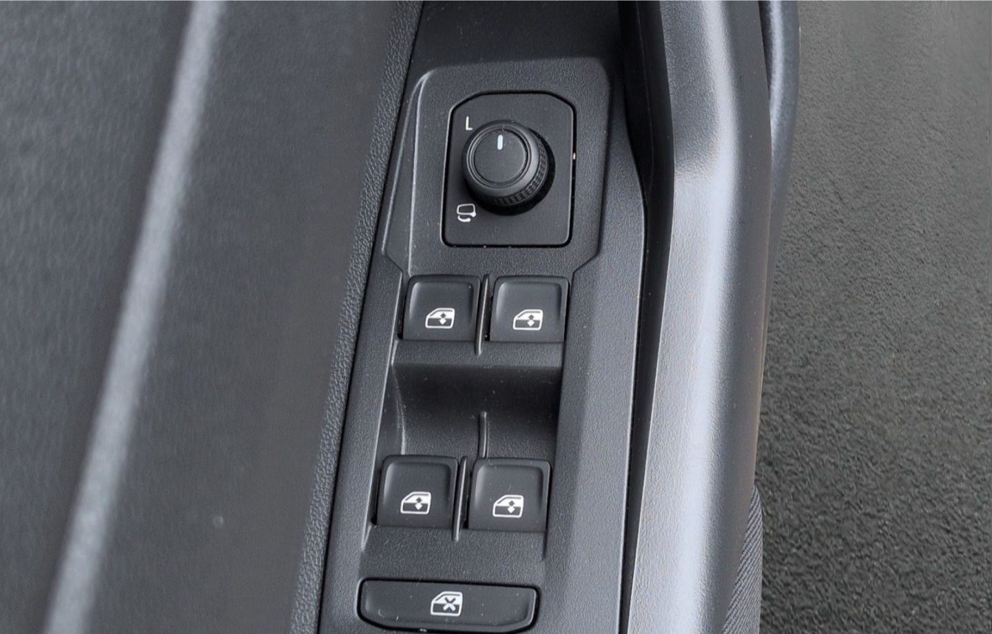 Volkswagen Taigo Life 1.0TSI*AHK Navi LED digCock R-Kam SHZ foto 16