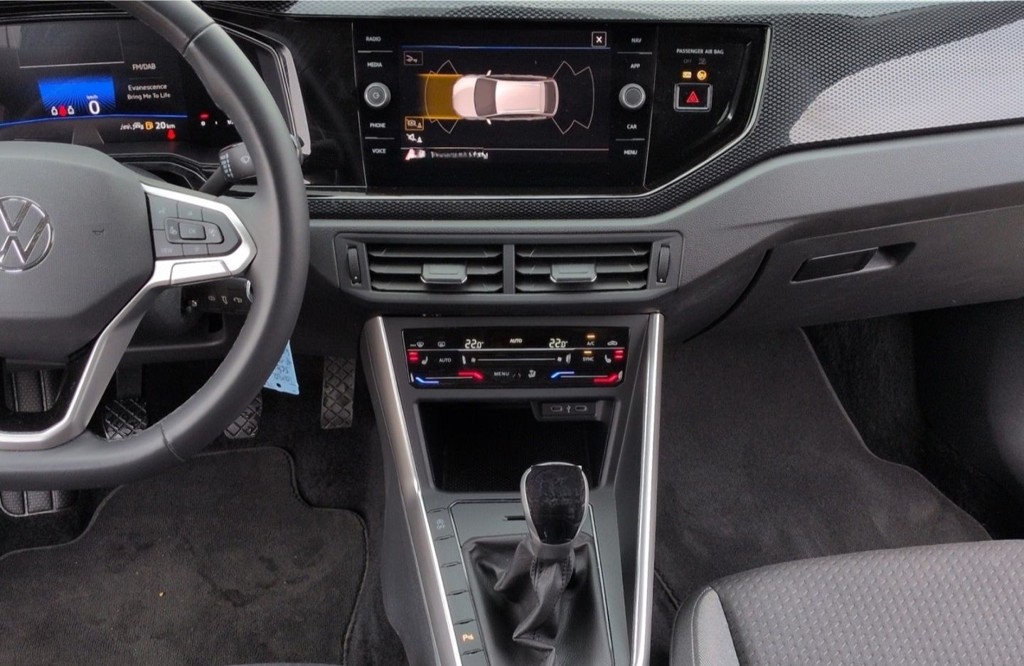 Volkswagen Taigo Life 1.0TSI*AHK Navi LED digCock R-Kam SHZ foto 7