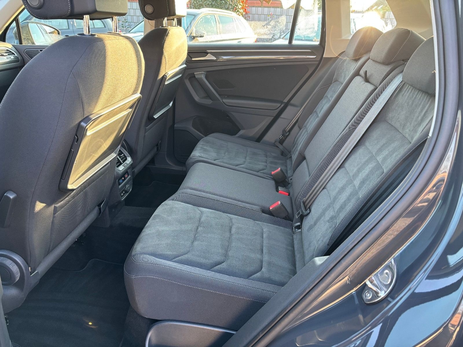 Volkswagen TIGUAN HIGHLINE LED/AHK/NAVI/KLIMAAUTOM./SITZH. foto 14