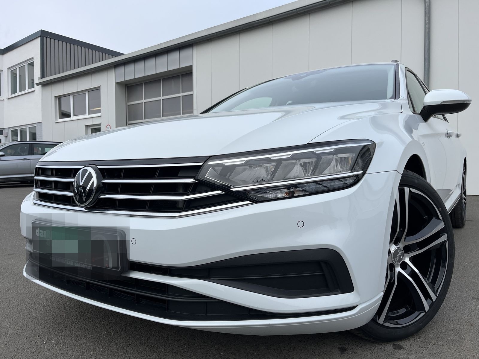 Volkswagen Passat Variant 2.0 TDI Conceptline R-Line Optik  foto 1