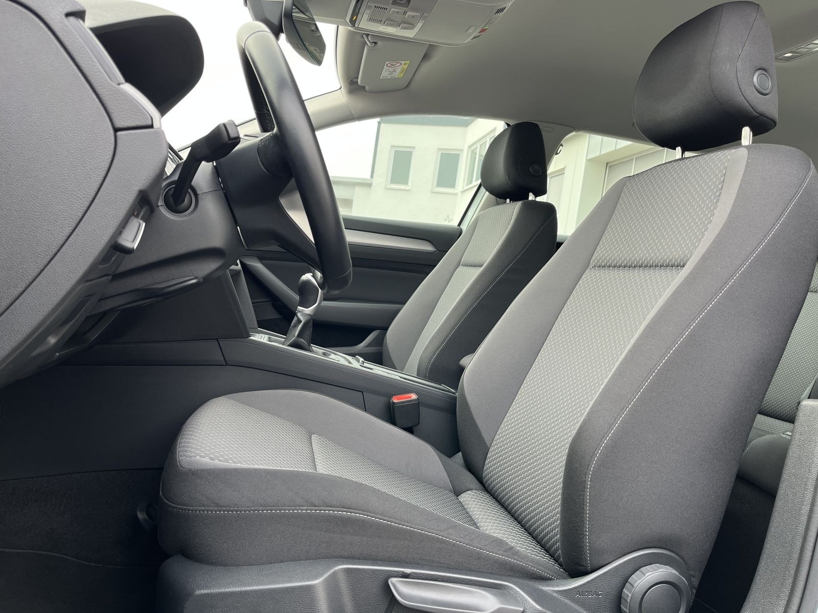 Volkswagen Passat Variant 2.0 TDI Conceptline R-Line Optik  foto 11