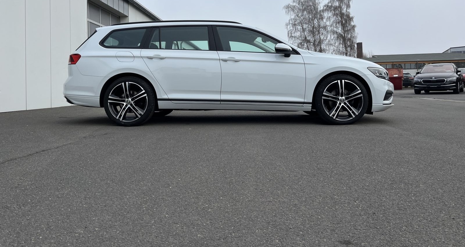 Volkswagen Passat Variant 2.0 TDI Conceptline R-Line Optik  foto 4