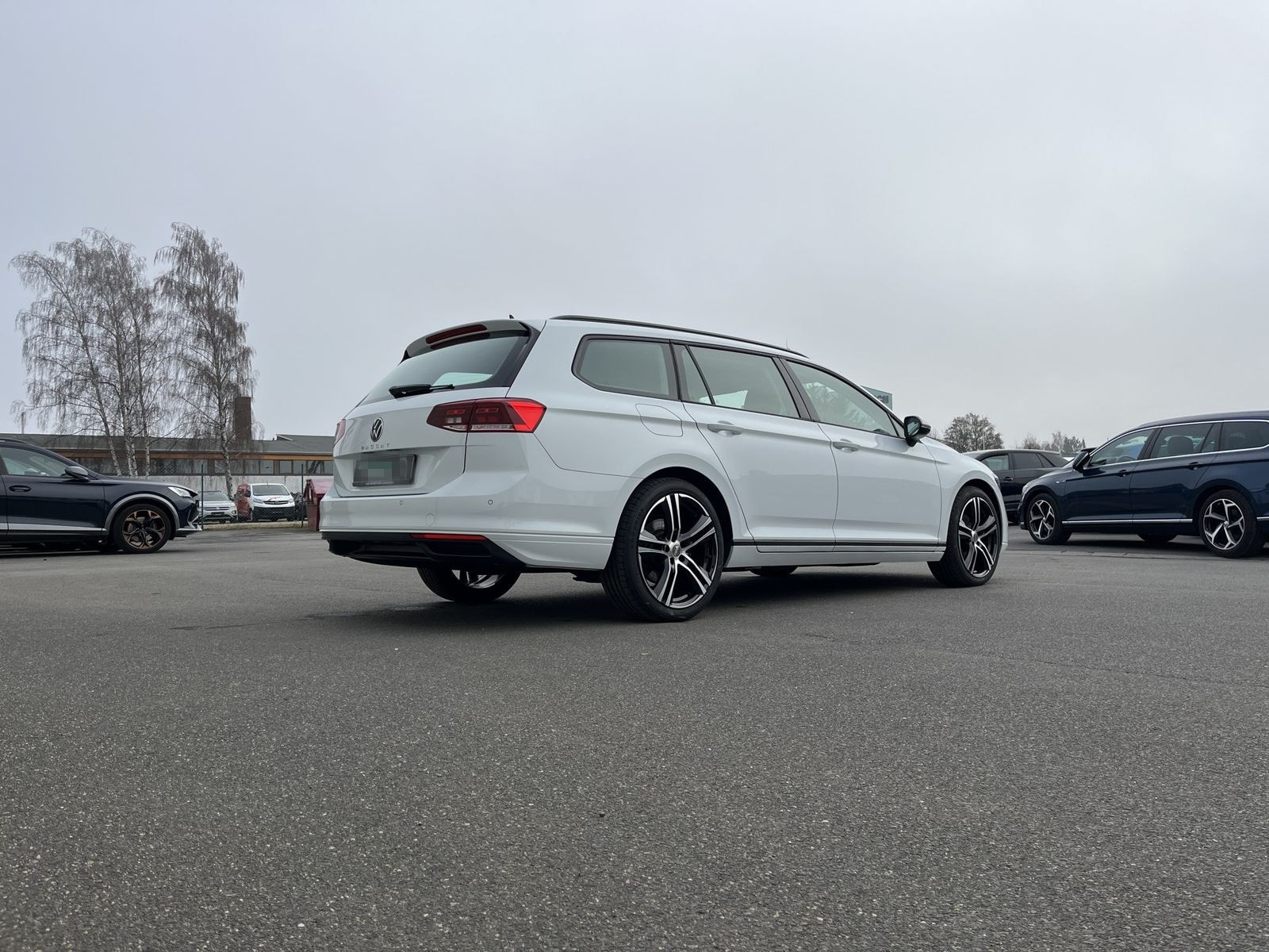 Volkswagen Passat Variant 2.0 TDI Conceptline R-Line Optik  foto 6