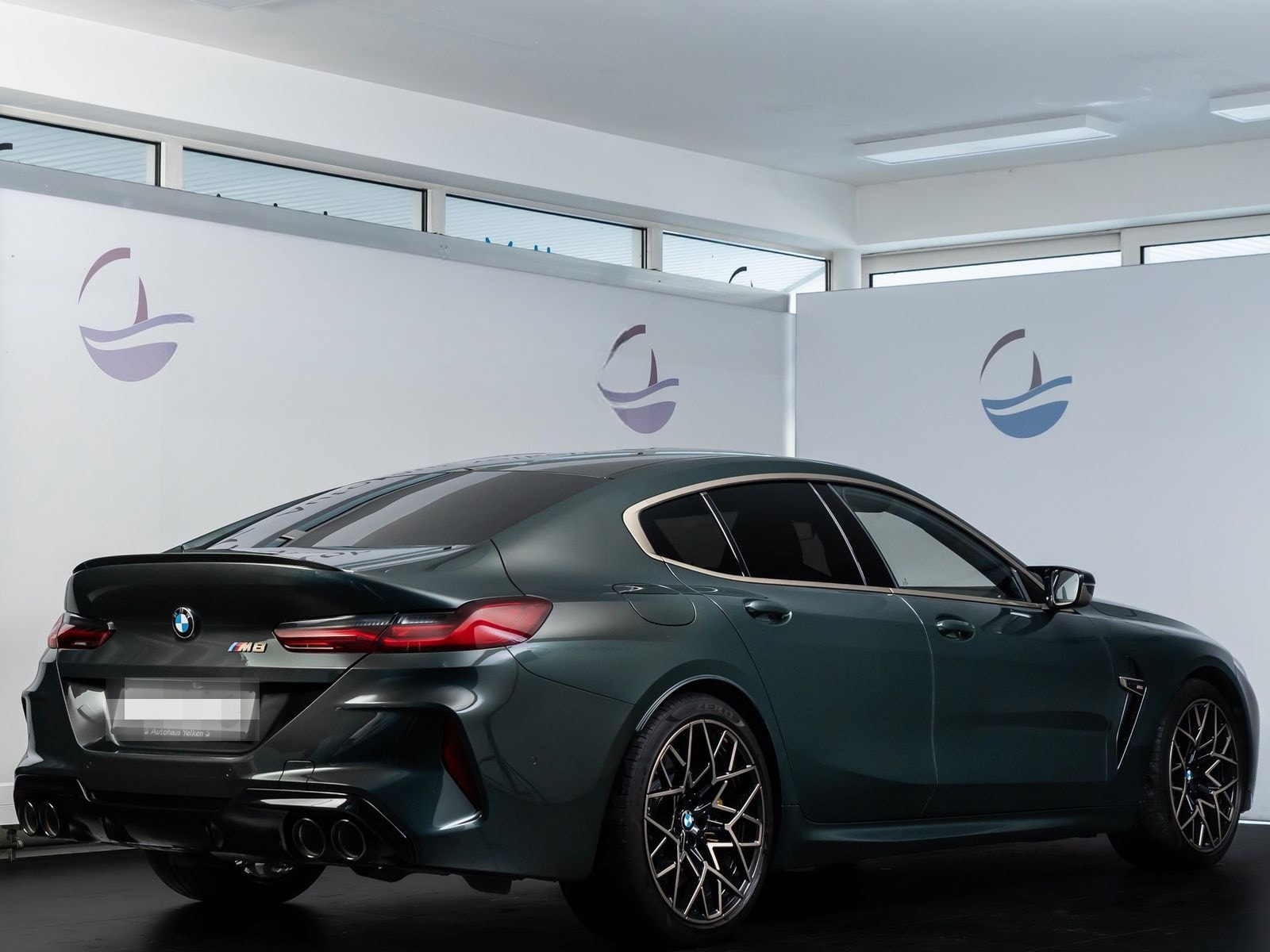 BMW M8 Competition *CARBON*KERAMIK*NIGHT*B&W*LASER foto 4