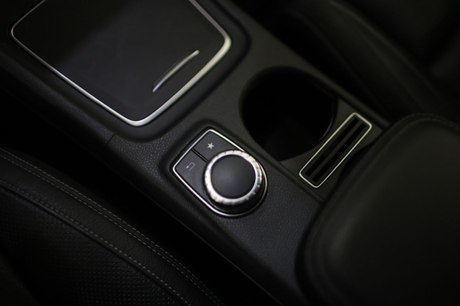 Mercedes-Benz GLA 250 AMG-LINE DISTRONIC / 360°-KAMERA foto 14