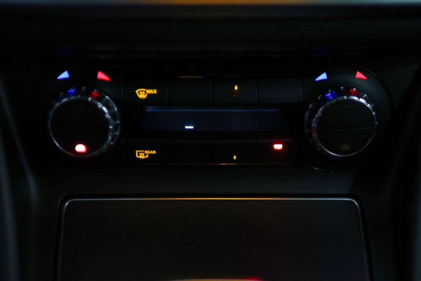 Mercedes-Benz GLA 250 AMG-LINE DISTRONIC / 360°-KAMERA foto 18