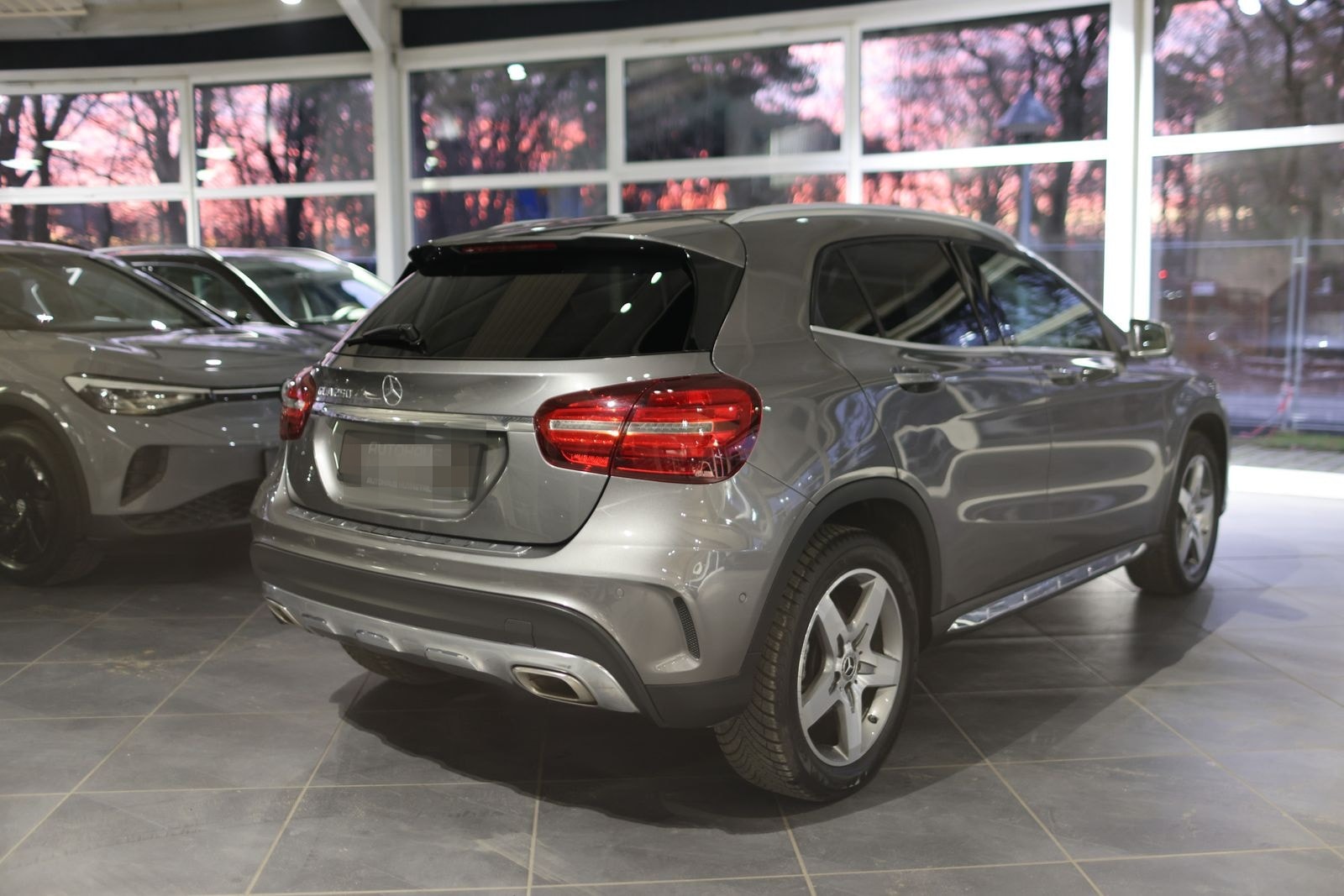 Mercedes-Benz GLA 250 AMG-LINE DISTRONIC / 360°-KAMERA foto 6