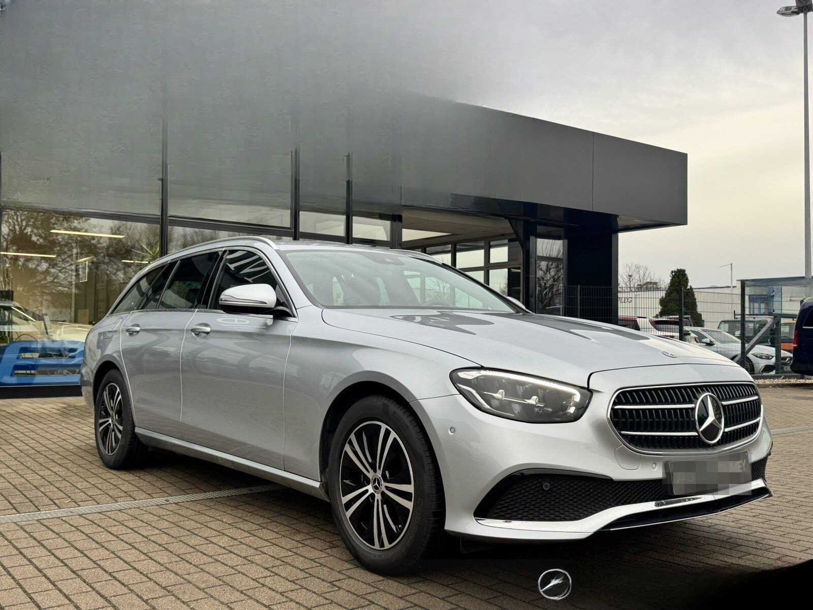 Mercedes-Benz E 220 d T-Modell AVANTGARDE+Navi+LEDAutom./Klima foto 2