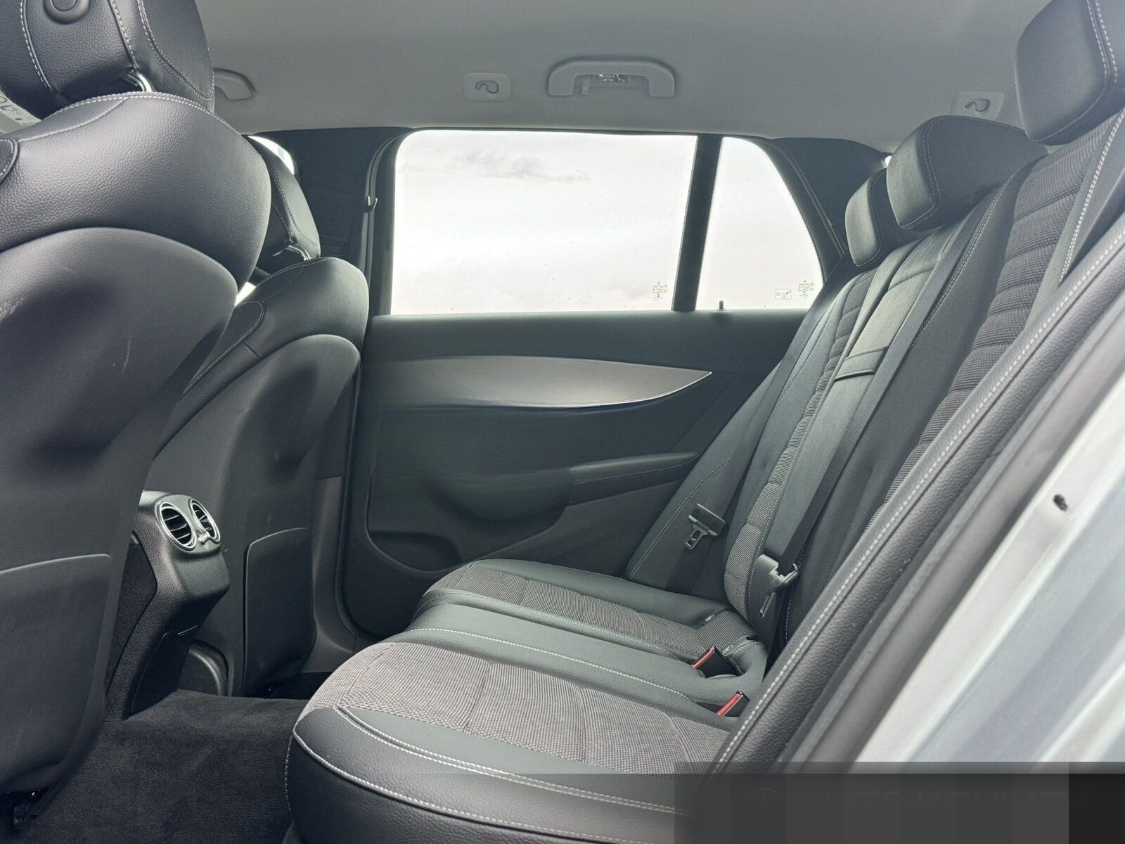 Mercedes-Benz E 220 d T-Modell AVANTGARDE+Navi+LEDAutom./Klima foto 7