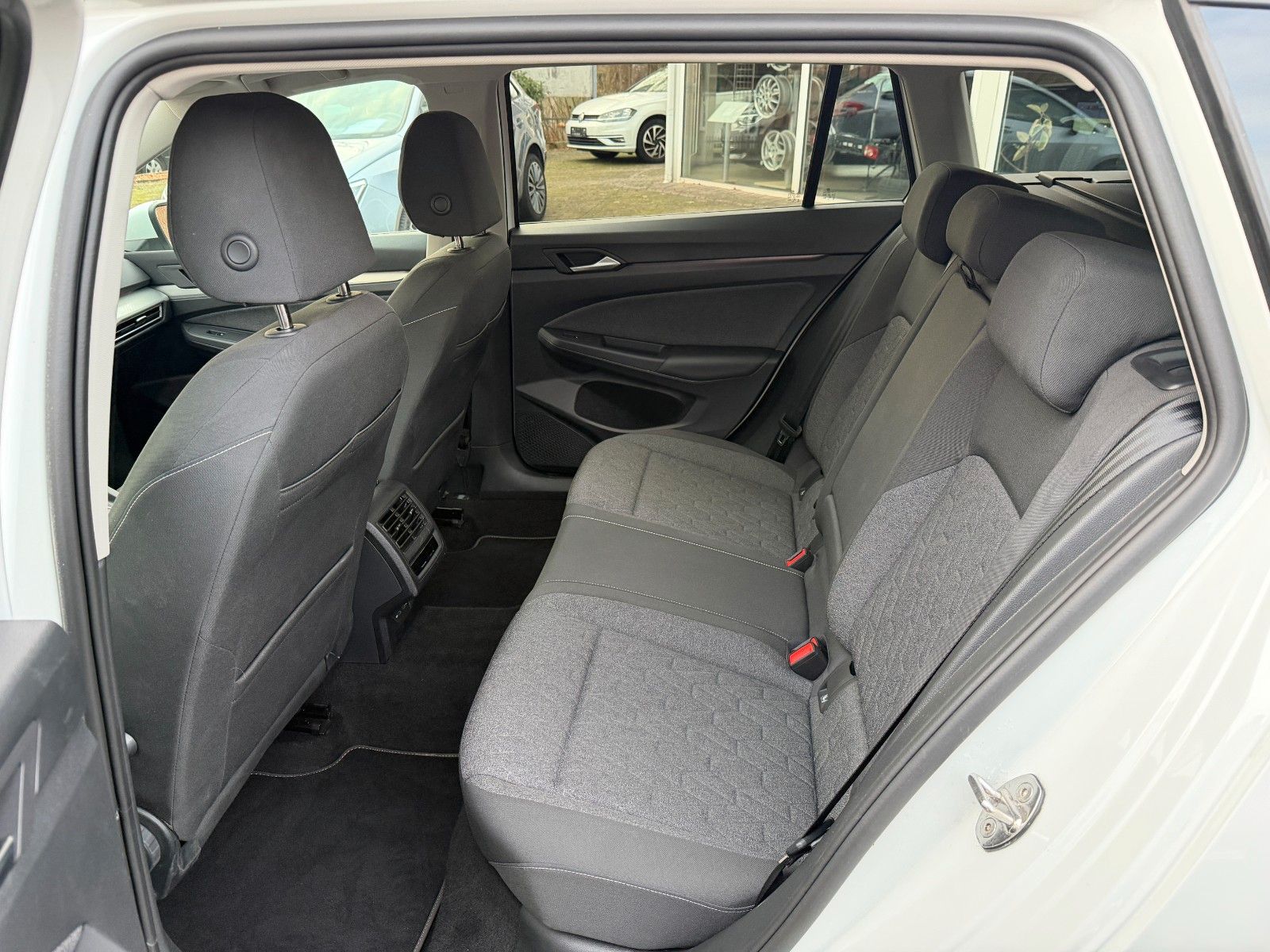 Volkswagen Golf VIII Variant Move ACC*LED*NAVI*IQ* foto 8