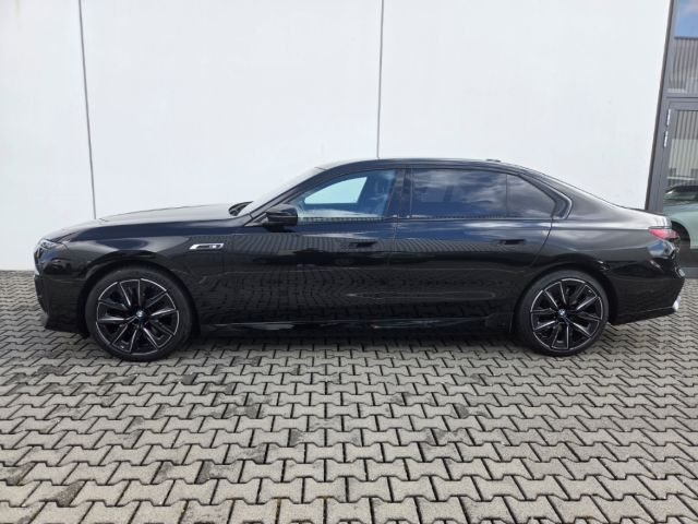 BMW M760 e xDrive Limousine Luftfederung AD Niveau N foto 4