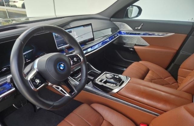 BMW M760 e xDrive Limousine Luftfederung AD Niveau N foto 7