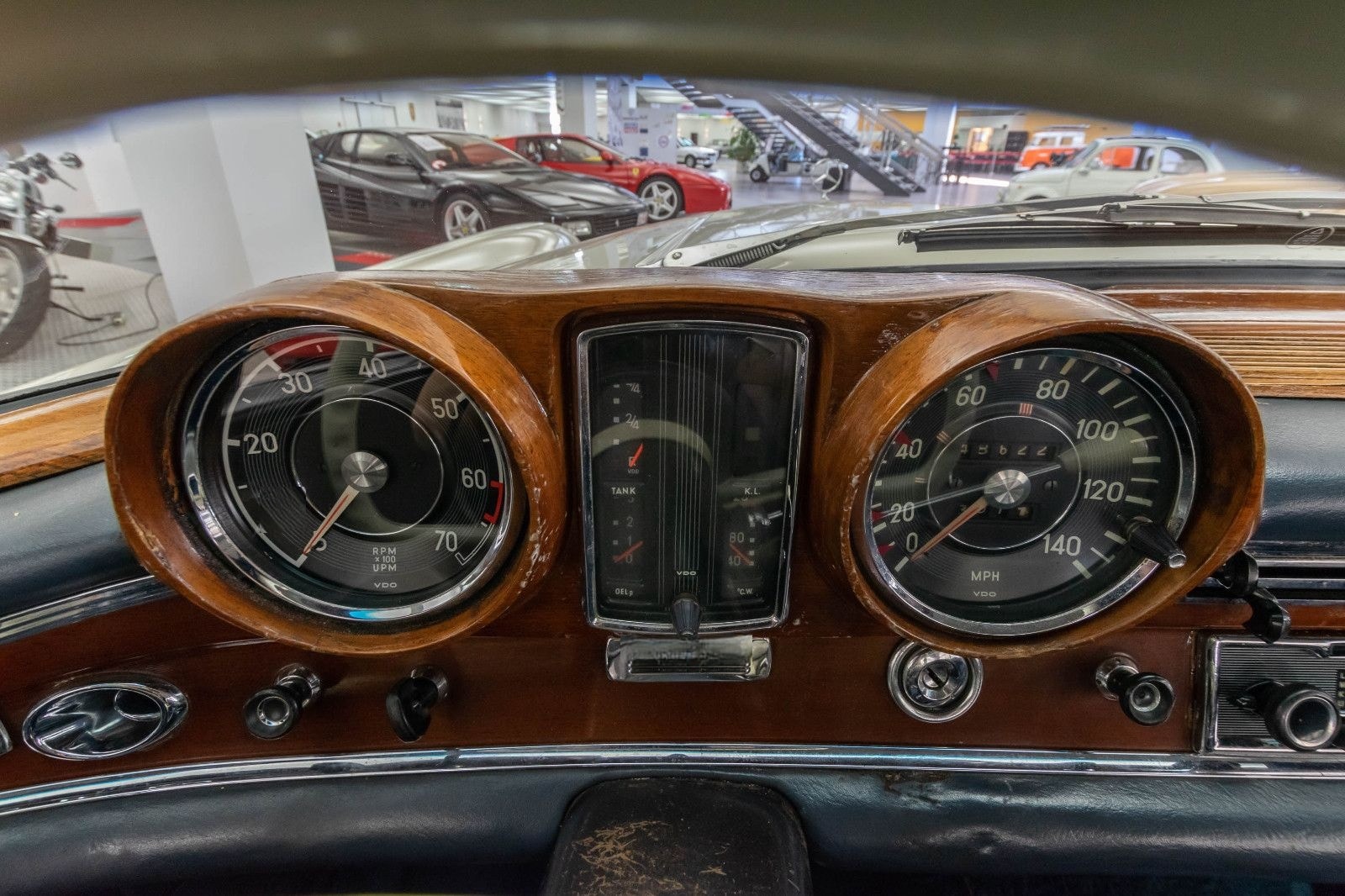 Mercedes-Benz 220 foto 14