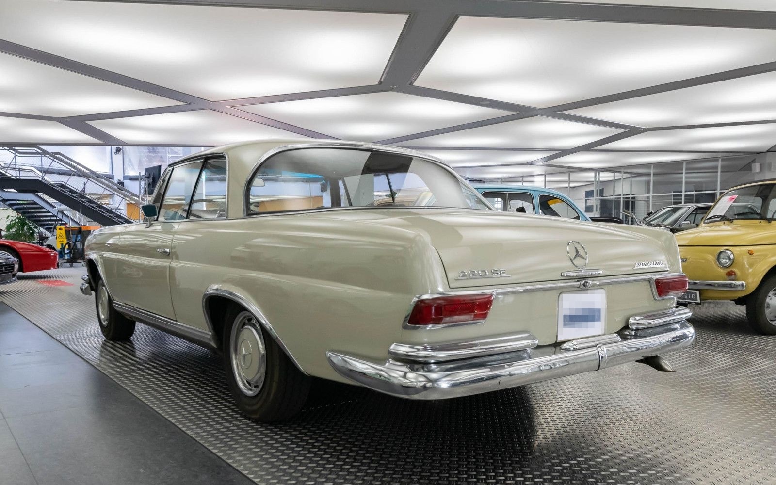 Mercedes-Benz 220 foto 8