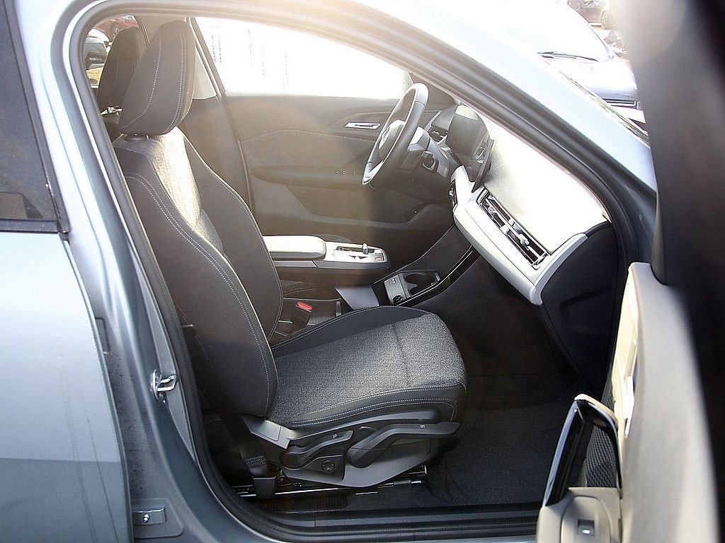 BMW X2 sDrive 20i MHD STEPTRONIC NAVI AHK KAMERA LED foto 2