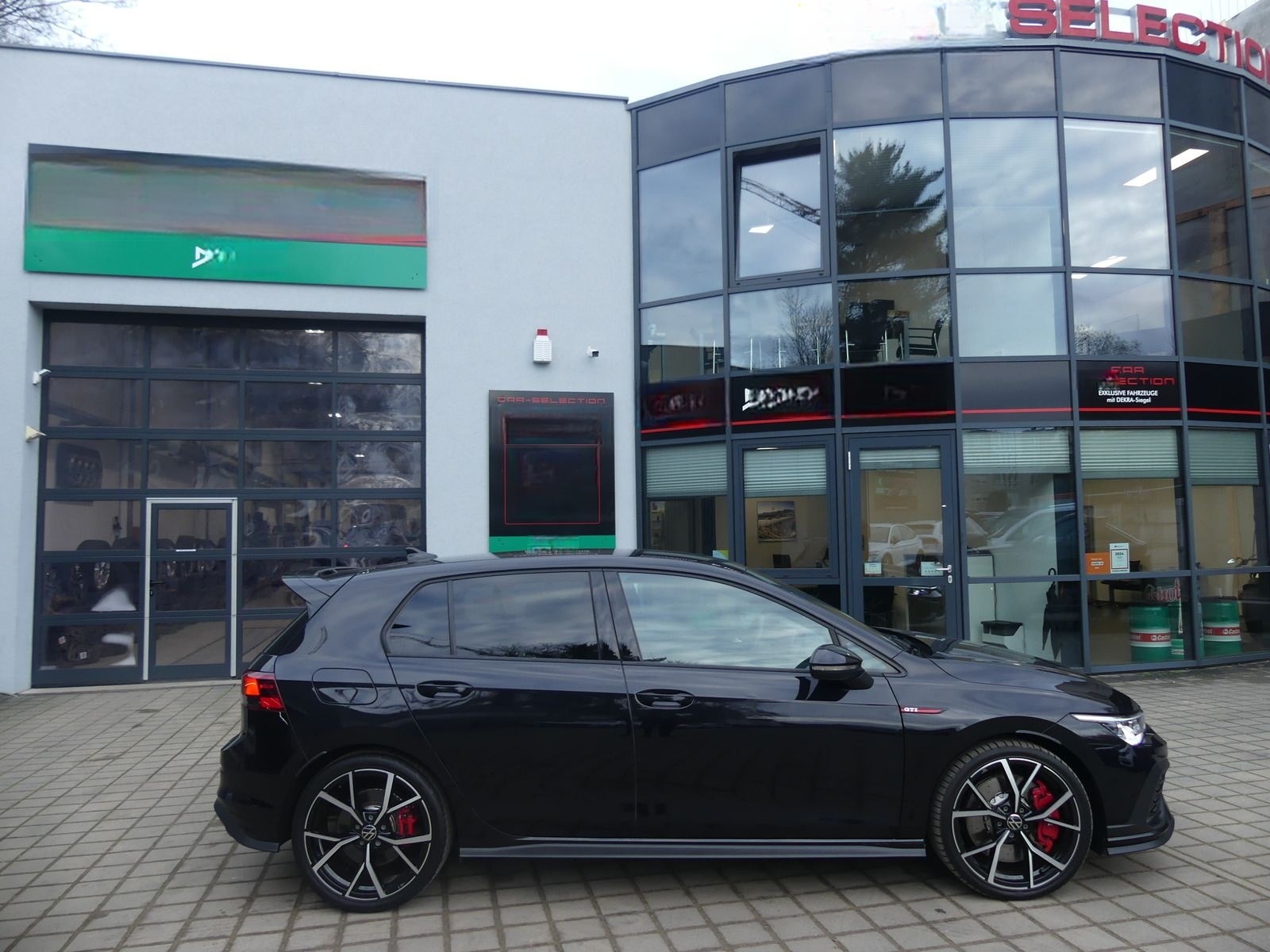 Volkswagen Golf VIII 2.0 TSI GTI Clubsport LEDER/NAVI/KAM/L foto 3