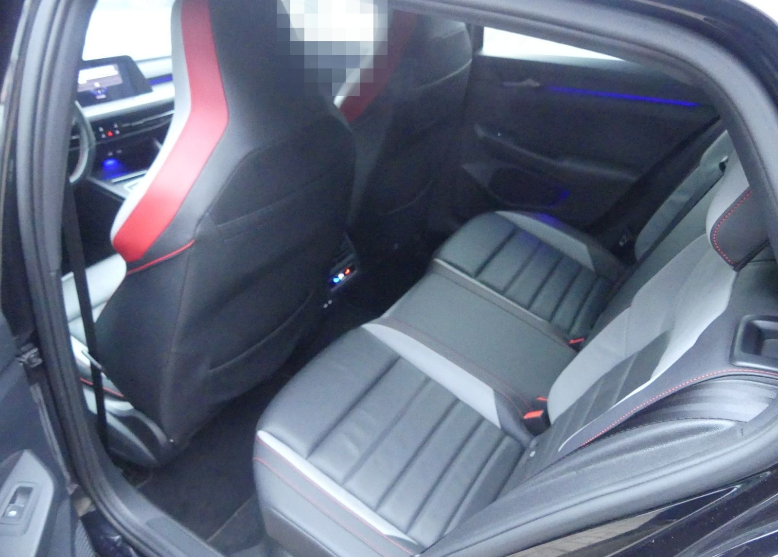 Volkswagen Golf VIII 2.0 TSI GTI Clubsport LEDER/NAVI/KAM/L foto 6