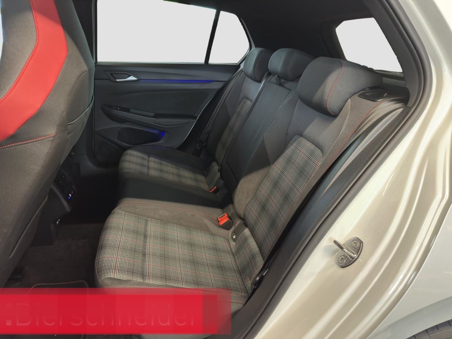 Volkswagen Golf GTI 8 2.0 TSI DSG BLACK-STYLE PANO IQ.LIGHT foto 22